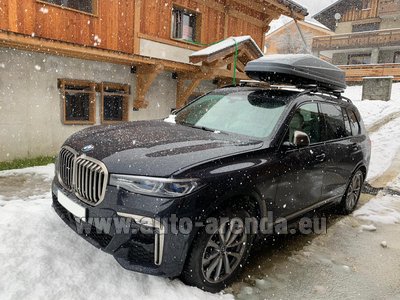 BMW X7 M50d (1+5 pax) car for transfers from airports and cities in Germany and Europe.
