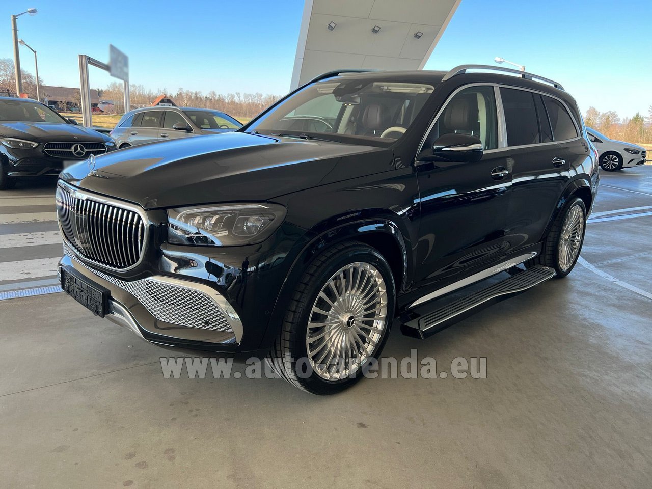 Аренда автомобиля Maybach GLS 600 E-ACTIVE BODY CONTROL чёрный в  Монако-Вилье