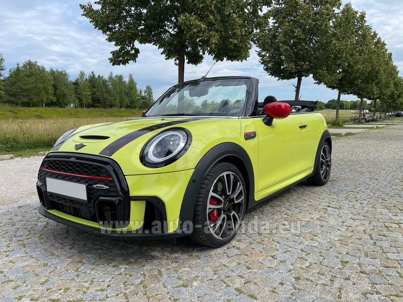 Аренда автомобиля MINI John Cooper S Works кабриолет в Монако